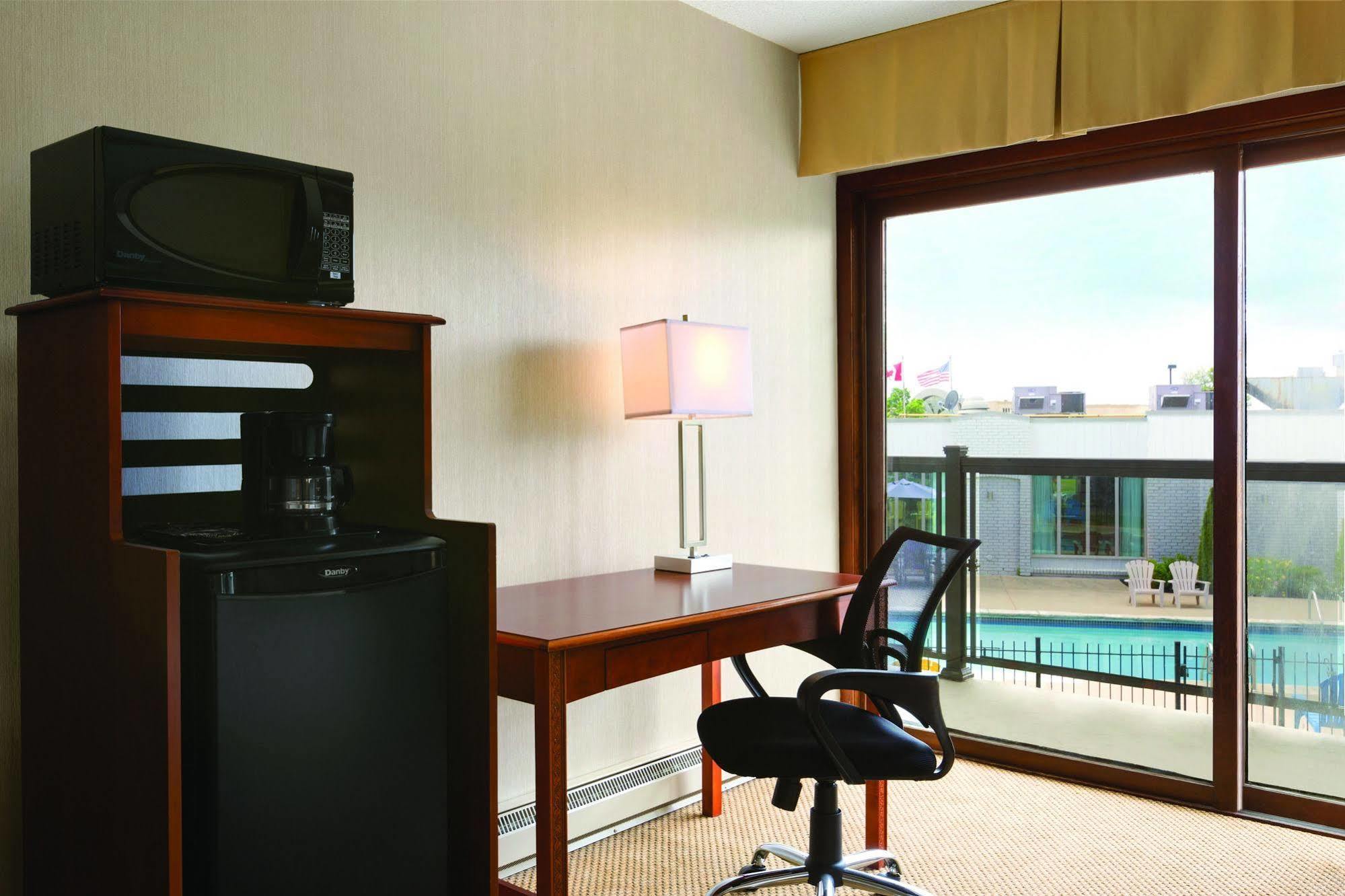 Days Inn By Wyndham London Kültér fotó