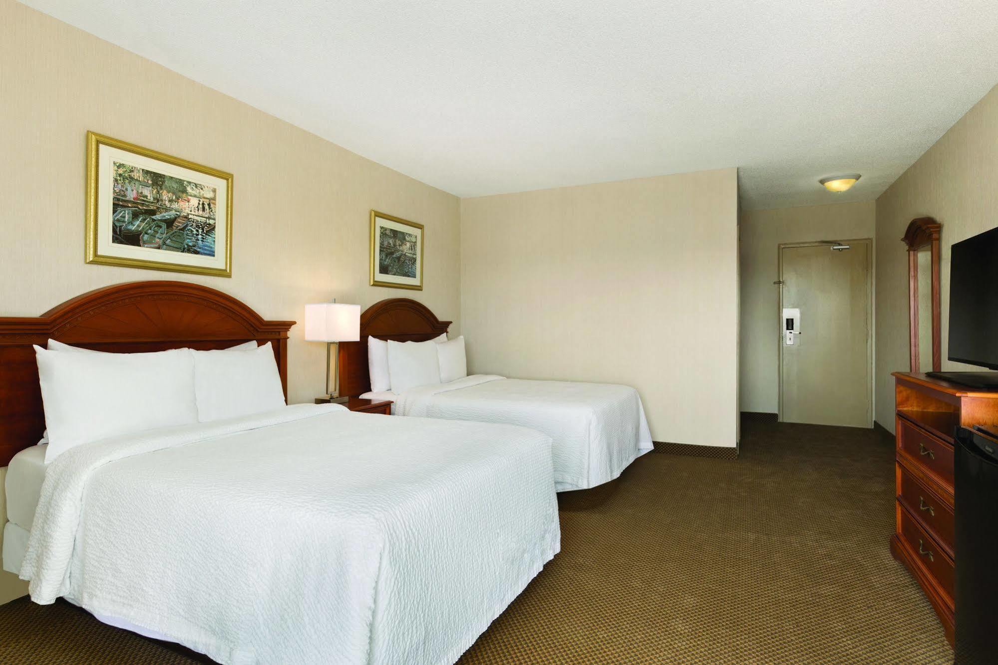 Days Inn By Wyndham London Kültér fotó