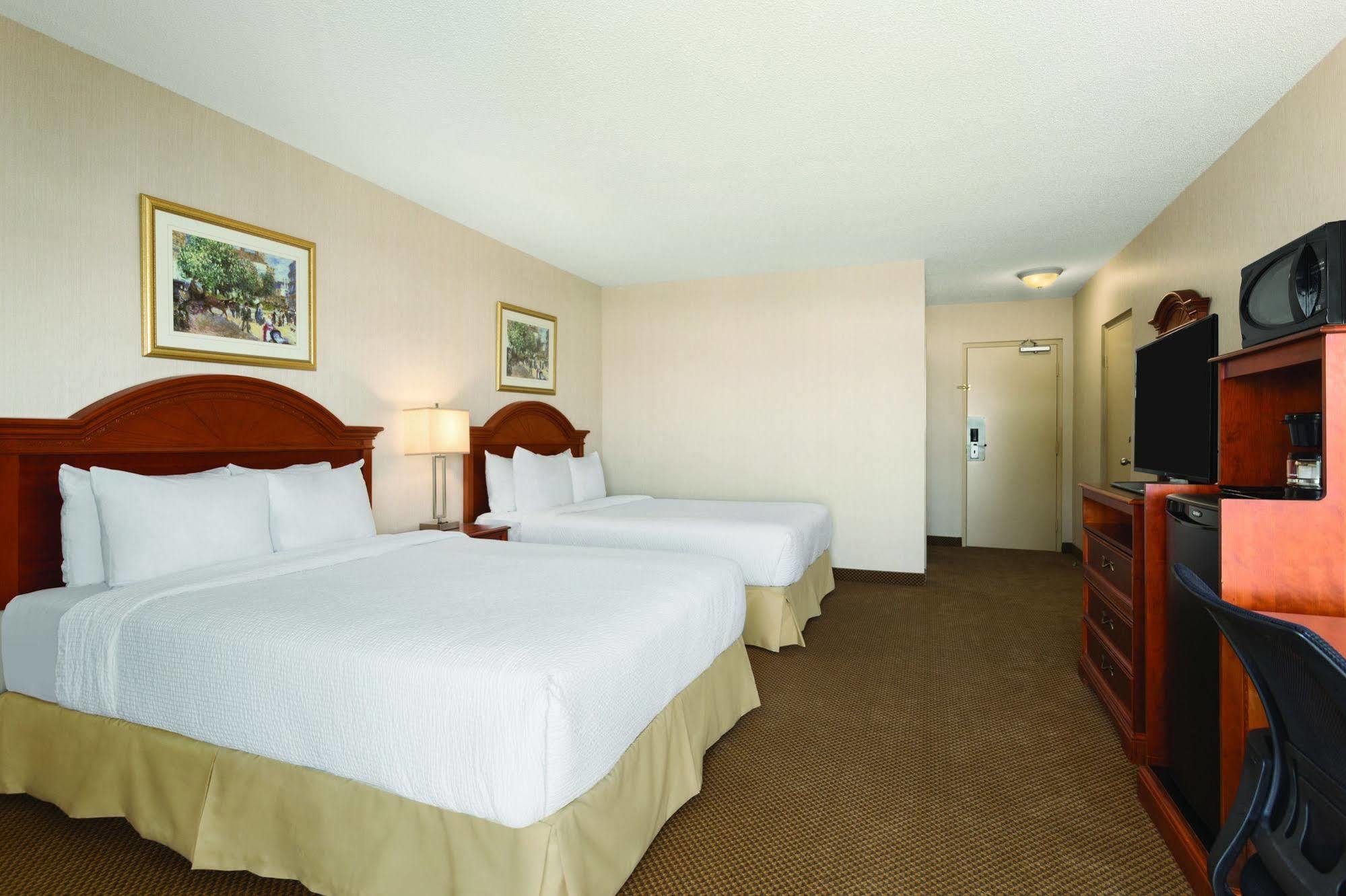 Days Inn By Wyndham London Kültér fotó